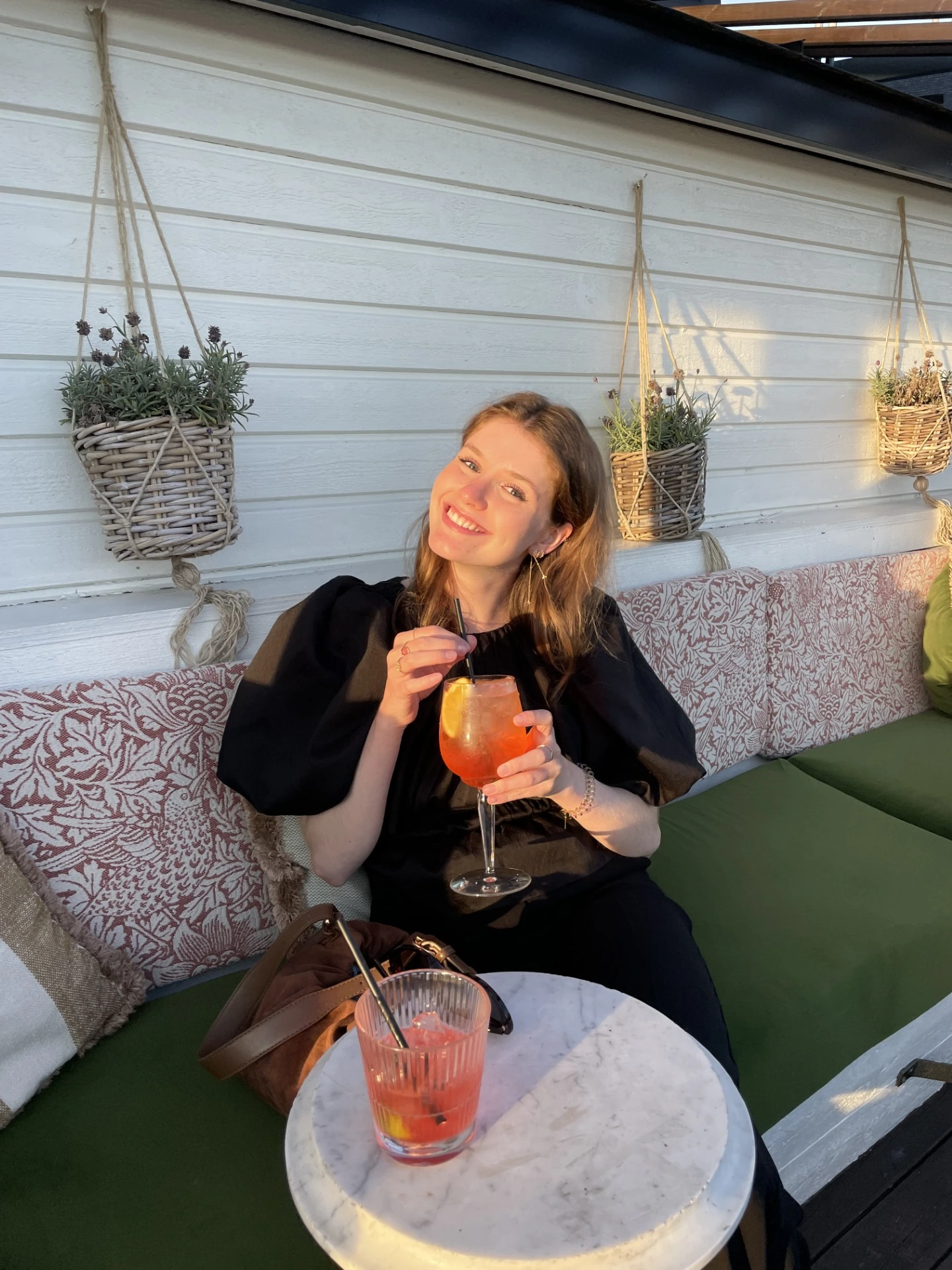 Lily, Sales & Purchase Administration chez Connectic